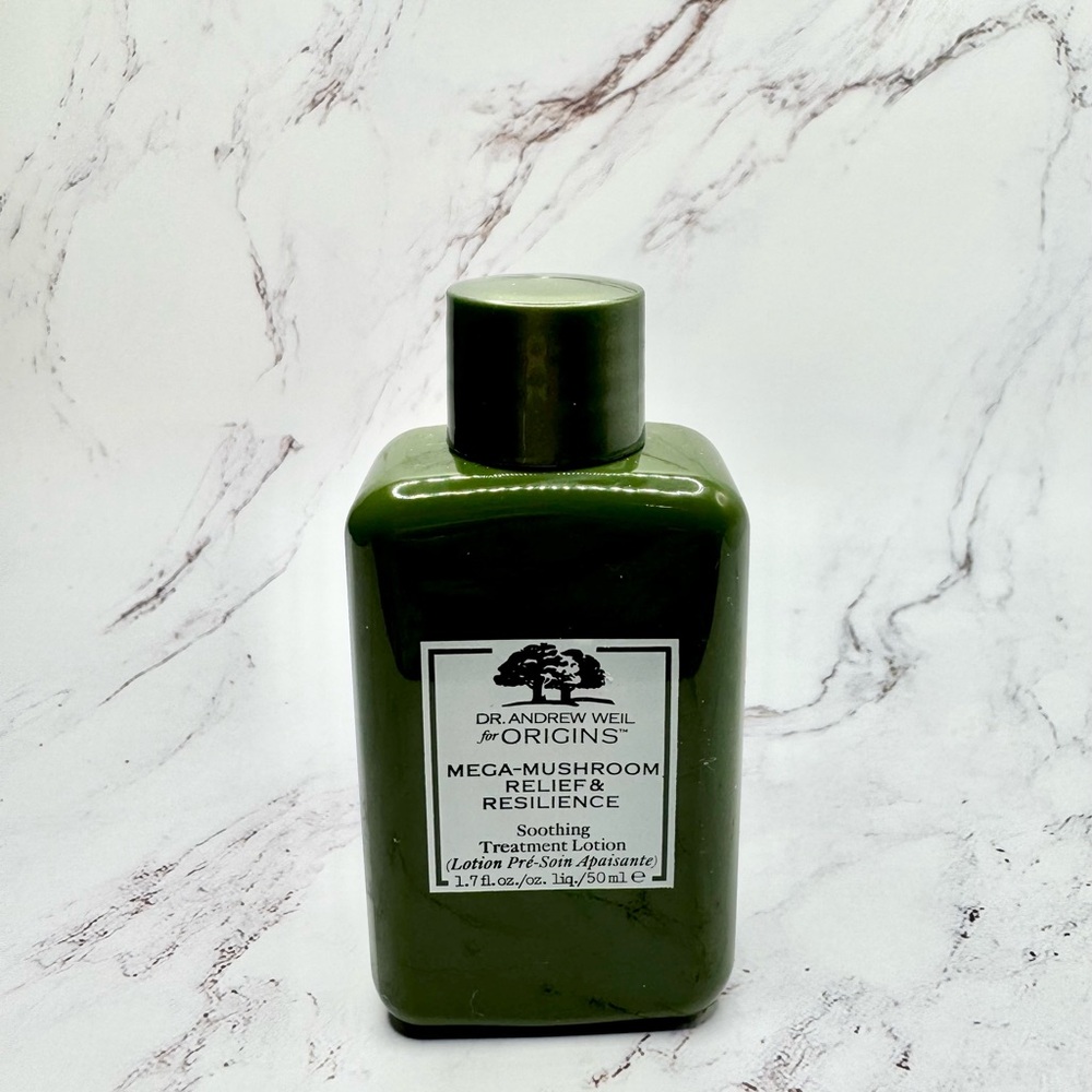 ORIGINS Mega-Mushroom Relief & Resilience Soothing Treatment Lotion